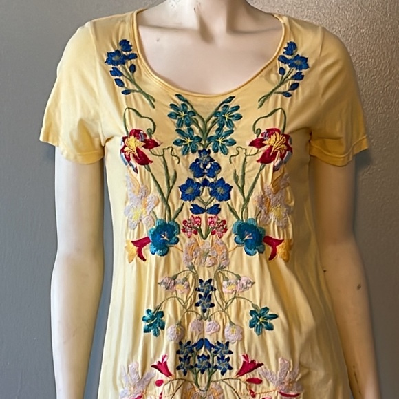 Johnny was, Los Angeles, embroidered, high low, tunic tees. - Picture 2 of 9